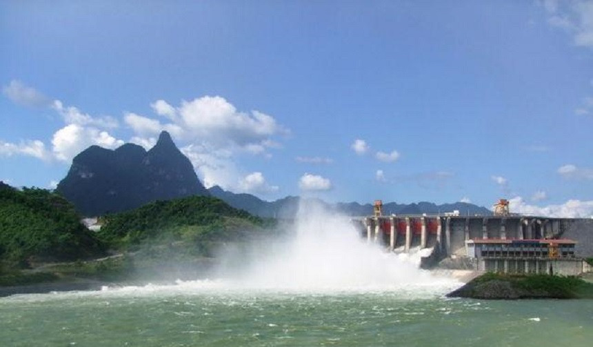 Hồ thủy điện Tuy&ecirc;n Quang mở 6 cửa xả lũ- Ảnh 1.