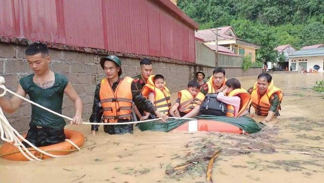 Trắng đ&ecirc;m chạy lũ ở Lạng Sơn- Ảnh 13.