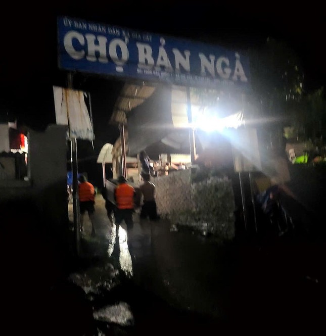 Trắng đ&ecirc;m chạy lũ ở Lạng Sơn- Ảnh 9.