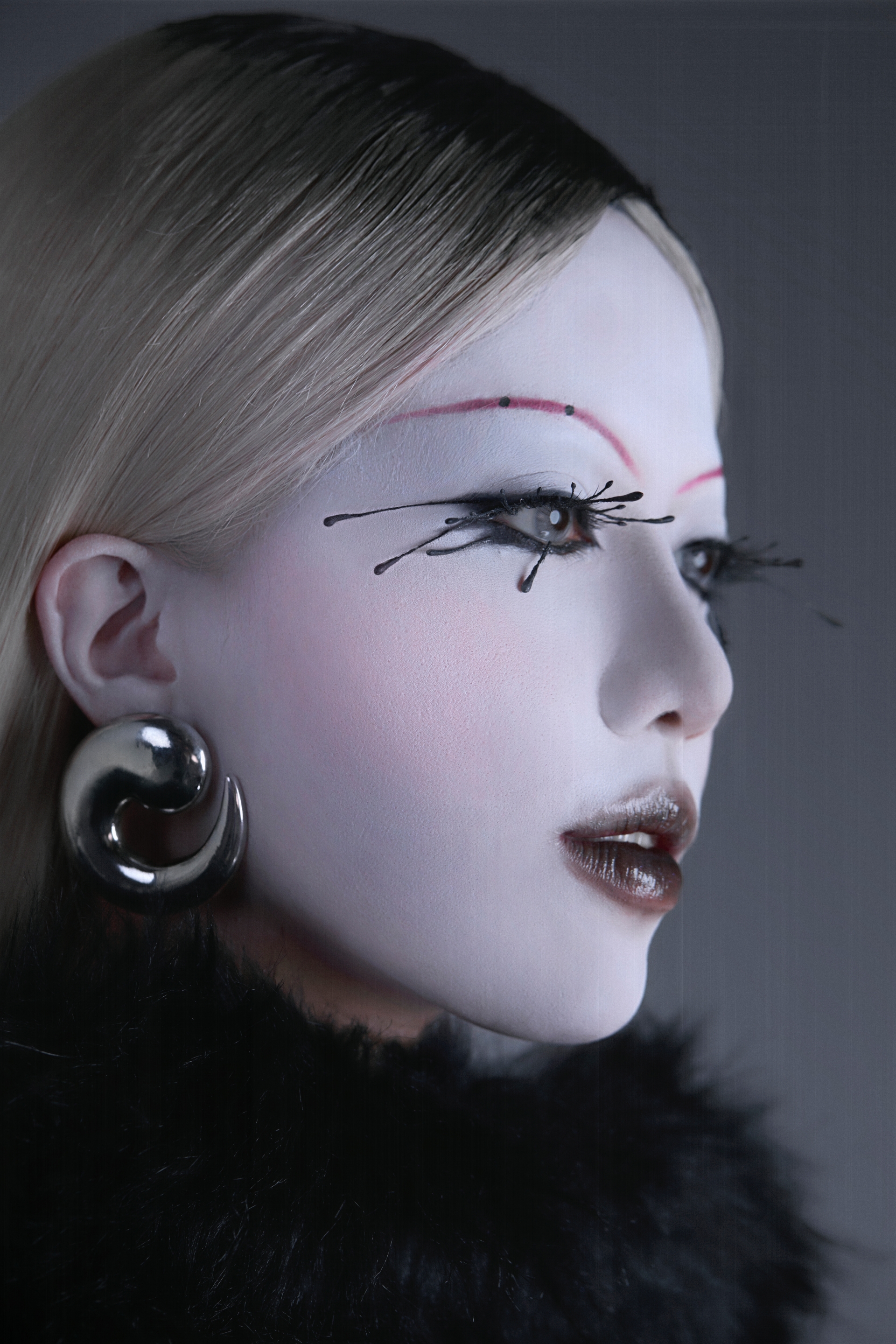 Ai đ&atilde; l&agrave;m g&igrave; Ph&ugrave;ng Kh&aacute;nh Linh?- Ảnh 3.