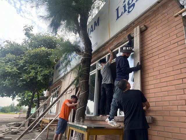 Du kh&aacute;ch bất chấp đi C&aacute;t B&agrave; giữa l&uacute;c đang b&atilde;o, người d&ugrave;ng Threads ngập tr&agrave;n &yacute; kiến tr&aacute;i chiều- Ảnh 2.