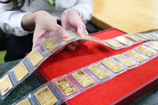 Gi&aacute; v&agrave;ng giảm trong ng&agrave;y đầu năm mới- Ảnh 1.