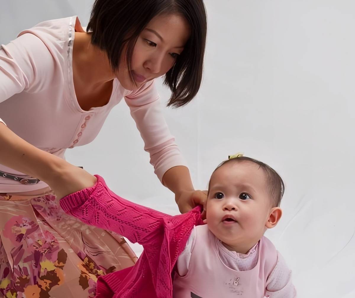 3 lý do mẹ không nên cho con mặc lại quần áo cũ của người khác- Ảnh 1. 3 lý do mẹ không nên cho con mặc lại quần áo cũ của người khác- Ảnh 1.