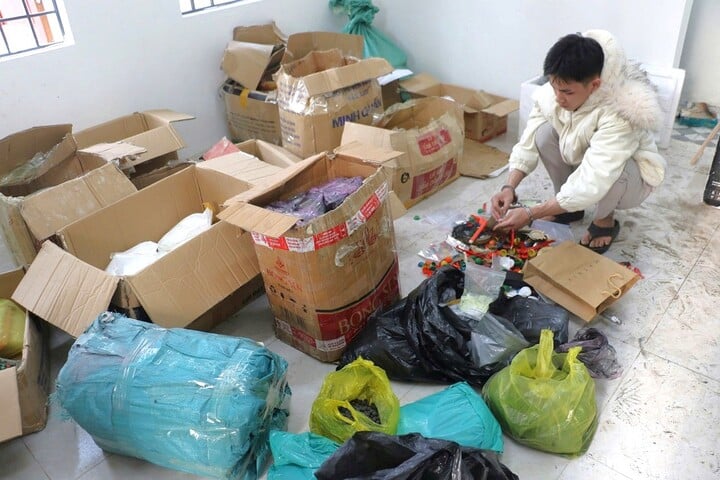 Nam thanh niên tàng trữ 9 tạ hóa chất thuốc pháo ở TP Vinh bị bắt- Ảnh 1.