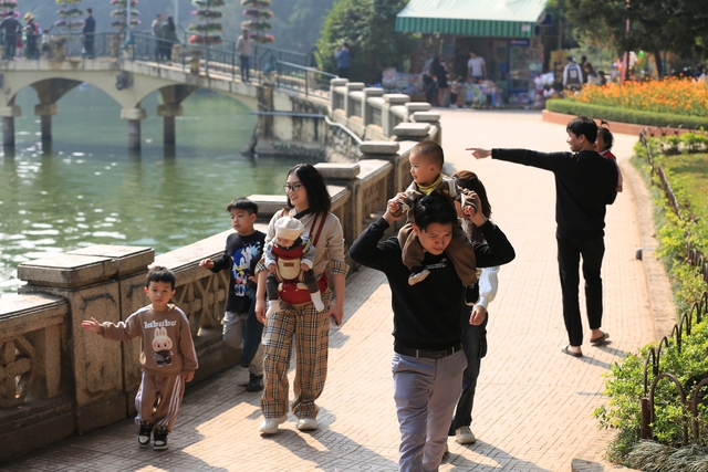 Chỉ được nghỉ 1 ngày Tết dương, người dân Hà Nội lựa chọn nơi này là điểm đến lý tưởng cho cả gia đình- Ảnh 5.