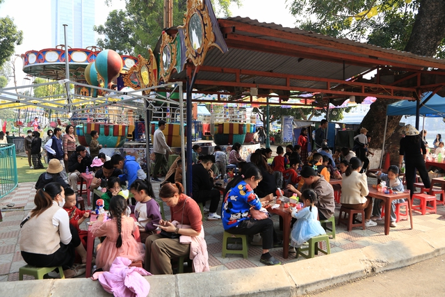 Chỉ được nghỉ 1 ng&agrave;y Tết dương, người d&acirc;n H&agrave; Nội lựa chọn nơi n&agrave;y l&agrave; điểm đến l&yacute; tưởng cho cả gia đ&igrave;nh- Ảnh 19.