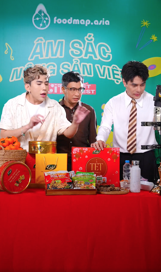 Livestream bán hàng nhưng Lê Dương Bảo Lâm mang đến trải nghiệm cực thú vị cho khán giả có mặt tại City Tết Fest- Ảnh 1. Livestream bán hàng nhưng Lê Dương Bảo Lâm mang đến trải nghiệm cực thú vị cho khán giả có mặt tại City Tết Fest- Ảnh 1.