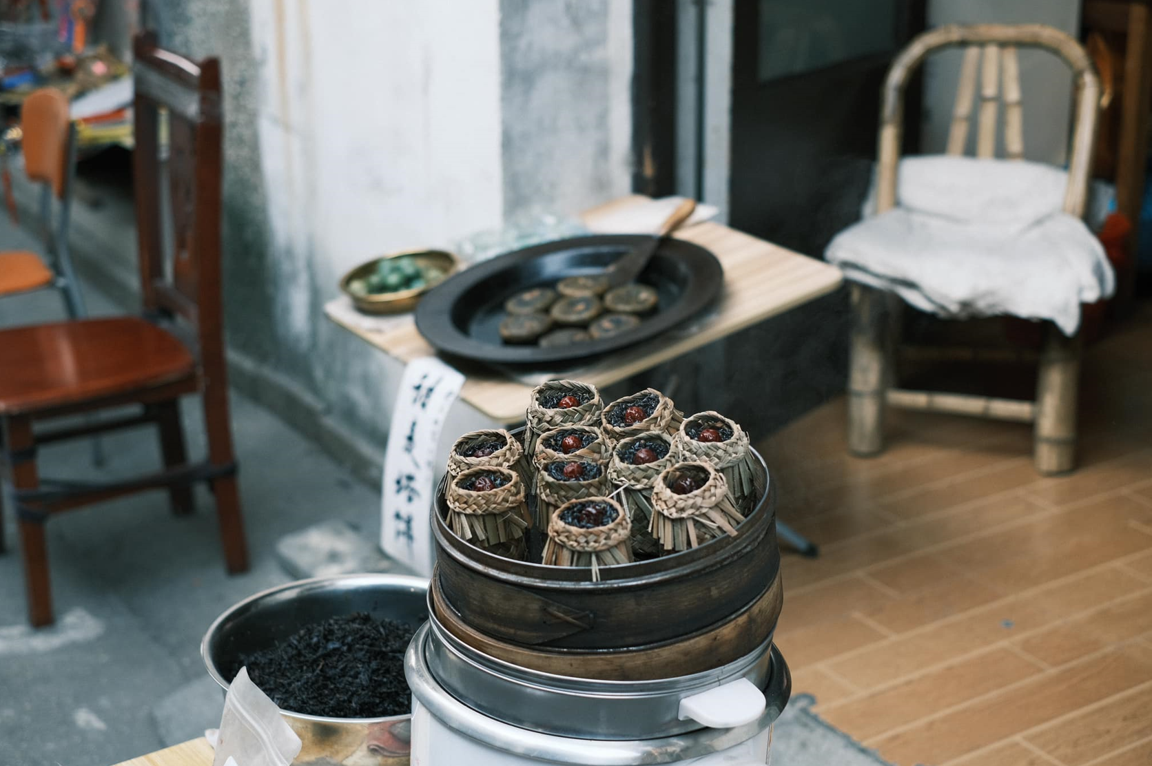 Một cổ trấn 1.300 năm tuổi rất được lòng du khách Việt, 2 bờ như 2 thế giới: Bên phồn hoa tấp nập, bên cũ kỹ trầm mặc như xuyên không về hàng nghìn năm trước- Ảnh 15.