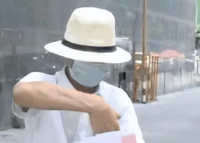 Kh&aacute;ch mang hơn 14 tỷ đồng tiền đền b&ugrave; đất đi gửi tiết kiệm, sau 1 năm số dư chỉ c&ograve;n 628 triệu đồng, ng&acirc;n h&agrave;ng tuy&ecirc;n bố: "Ch&uacute;ng t&ocirc;i kh&ocirc;ng c&oacute; nghĩa vụ phải th&ocirc;ng b&aacute;o cho anh"- Ảnh 1.