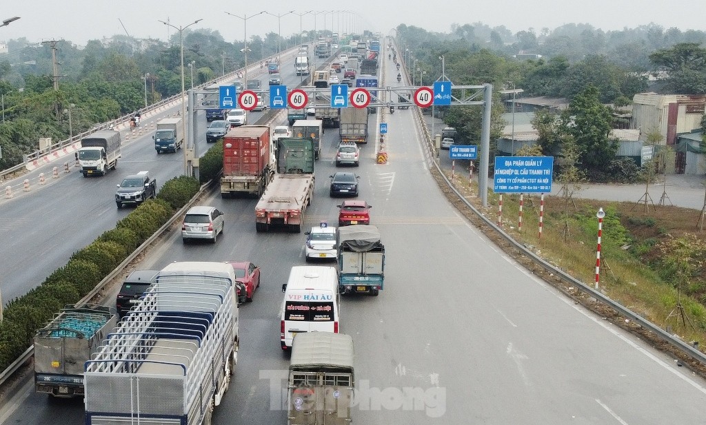 Chủ xe đi trên cầu Thanh Trì bất ngờ với tiếng loa ‘át’ tiếng còi xe- Ảnh 4.