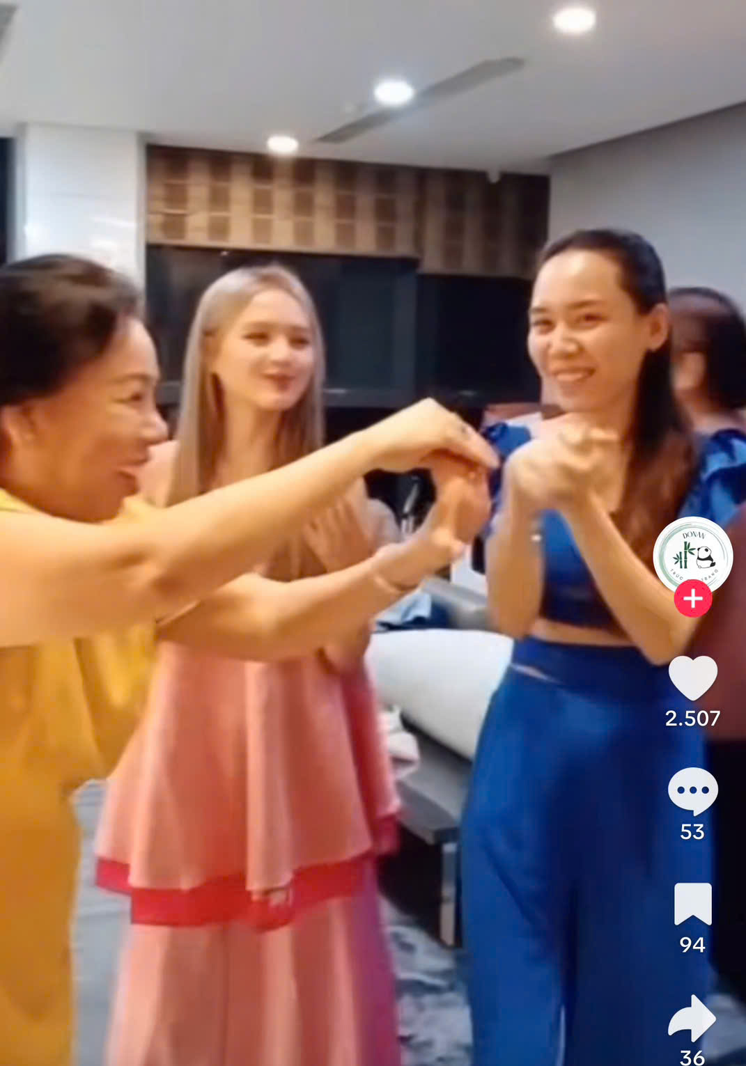 Xoài Non xuất hiện tại nhà Gil Lê đêm giao thừa, để lộ mối quan hệ qua 1 chi tiết- Ảnh 5.