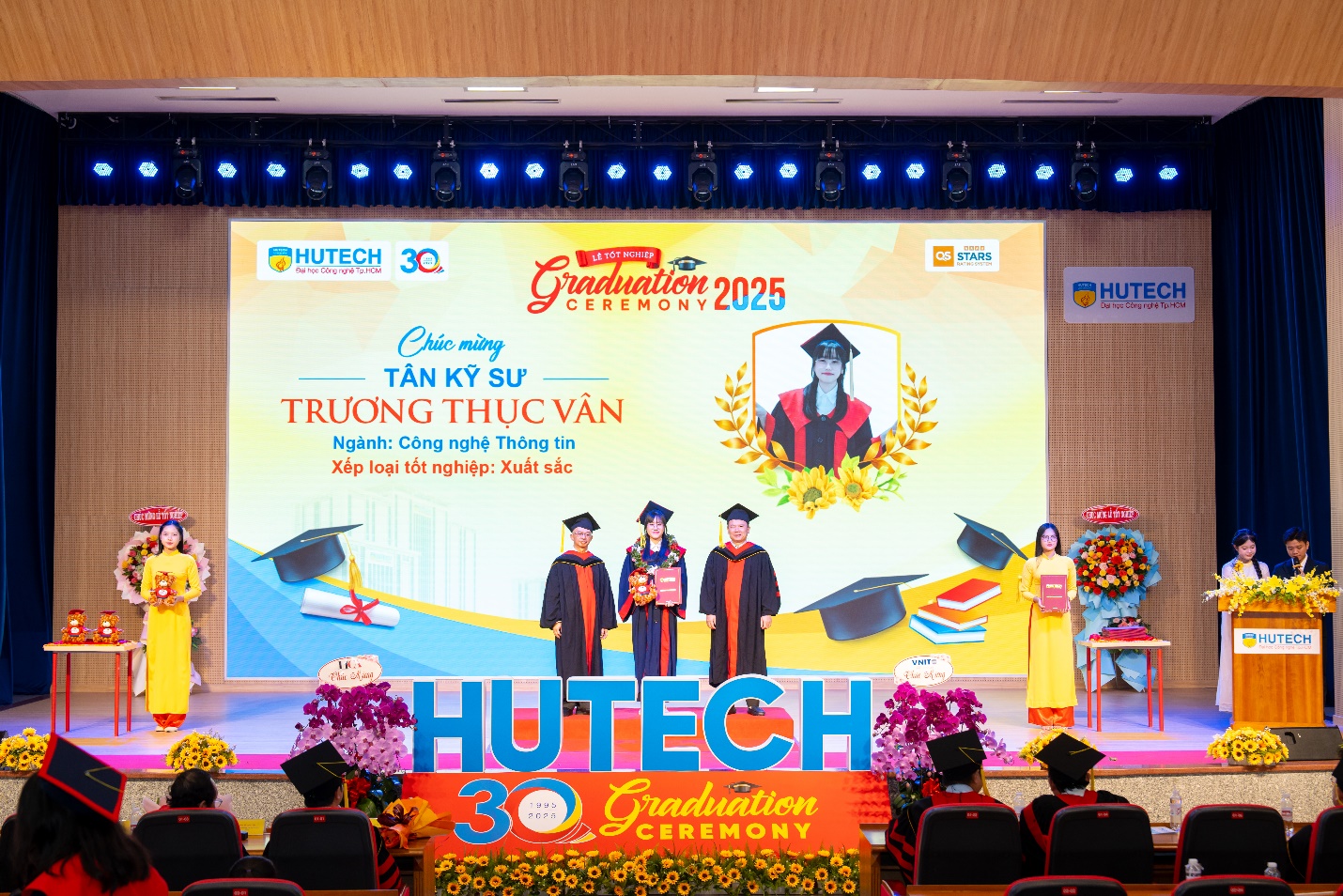 Trương Thục Vân: Từ niềm đam mê công nghệ đến danh hiệu thủ khoa tốt nghiệp HUTECH- Ảnh 1.