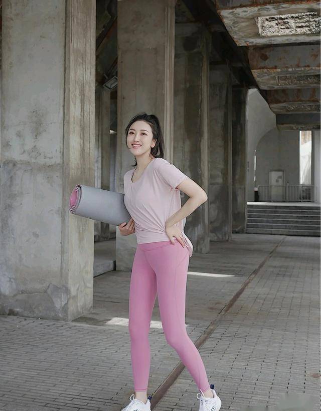 Mẹ 1 con ở Đ&agrave; Nẵng bật m&iacute; 10 b&iacute; quyết tiết kiệm tiền đ&aacute;ng học trong năm 2025- Ảnh 2.