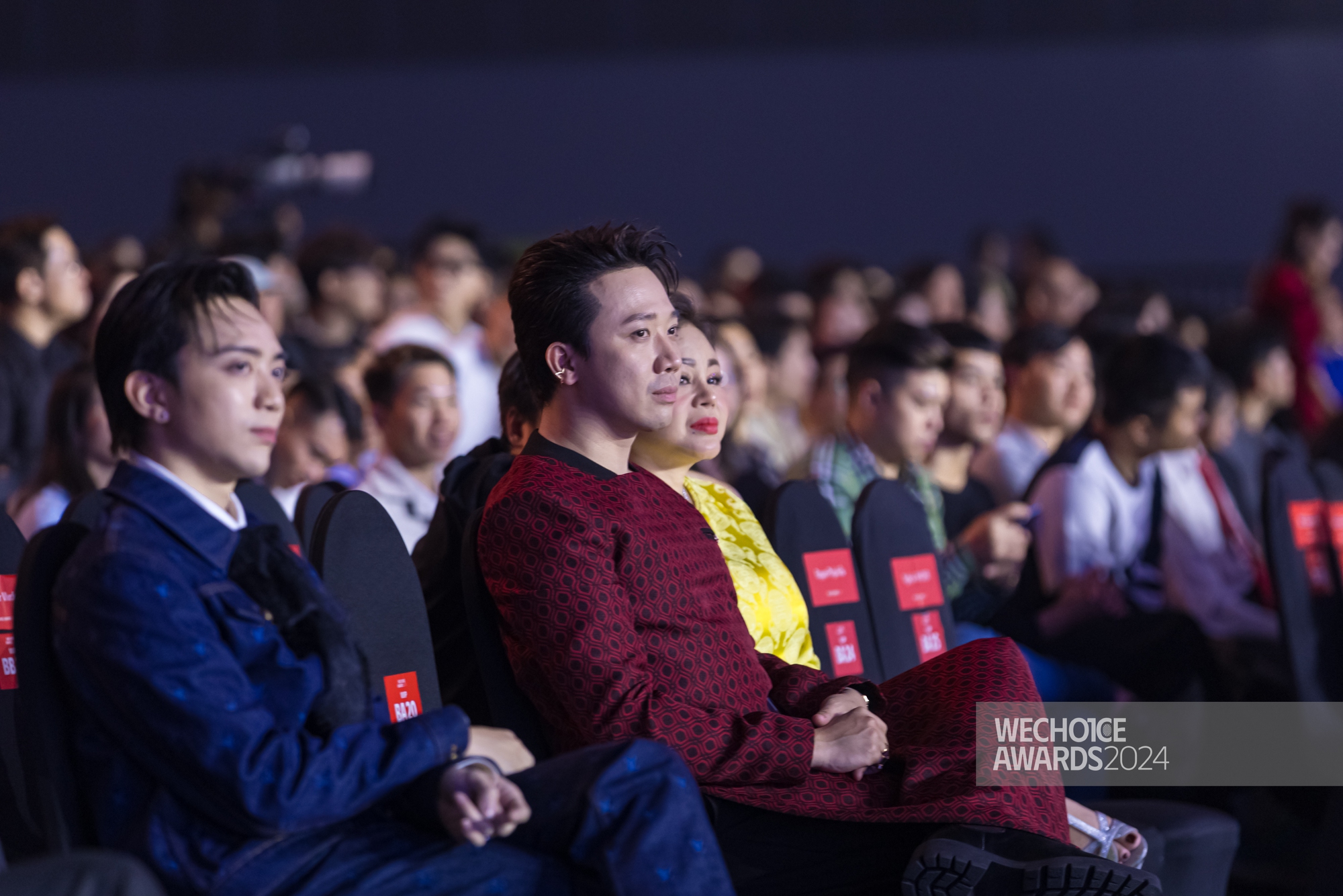 Trấn Thành bật khóc nức nở tại WeChoice Awards 2024, lý do là điều khiến cả nước xót xa- Ảnh 1.