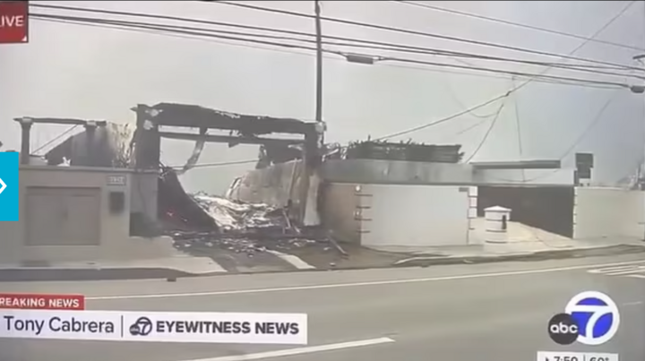 Những ngôi nhà của tỷ phú tan thành tro bụi trong bão lửa Los Angeles- Ảnh 8.