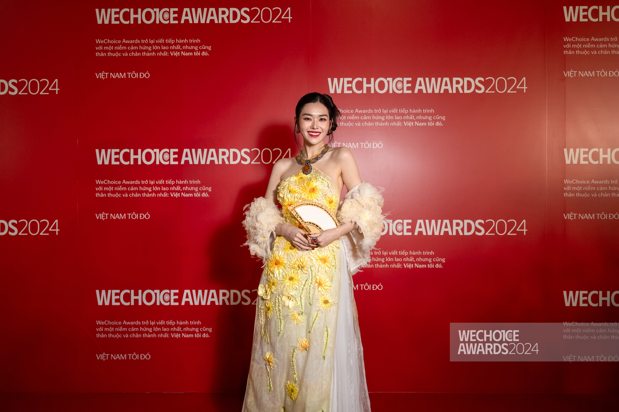 Cuộc chiến phụ kiện áo dài của vũ trụ mỹ nữ tại WeChoice Awards 2024 đẹp không tưởng!- Ảnh 16.