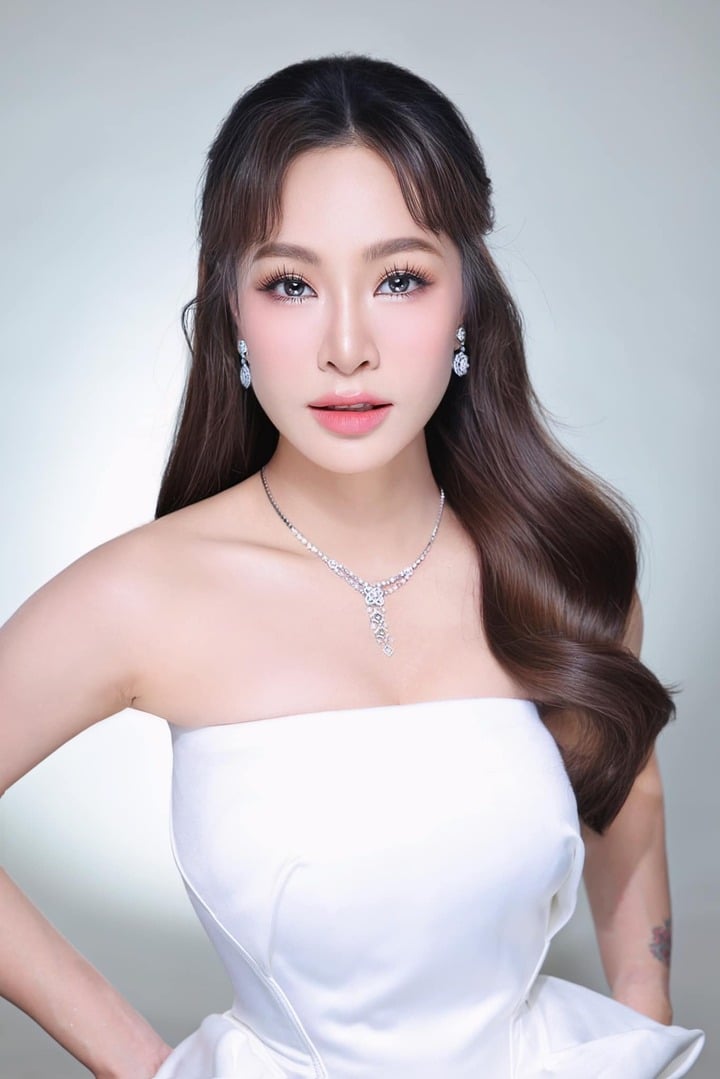 Sự ''biến hóa" của nhan sắc Uyên Linh sau 15 năm vào showbiz- Ảnh 13.