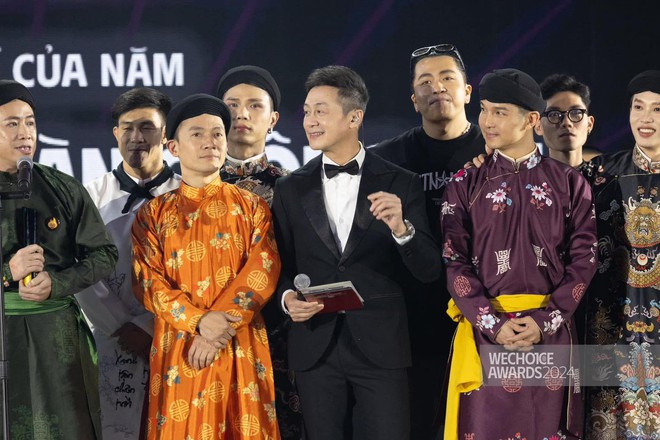 Các Anh Tài diện trang phục truyền thống tới WeChoice Awards 2024 bảnh đỉnh nóc!- Ảnh 12.