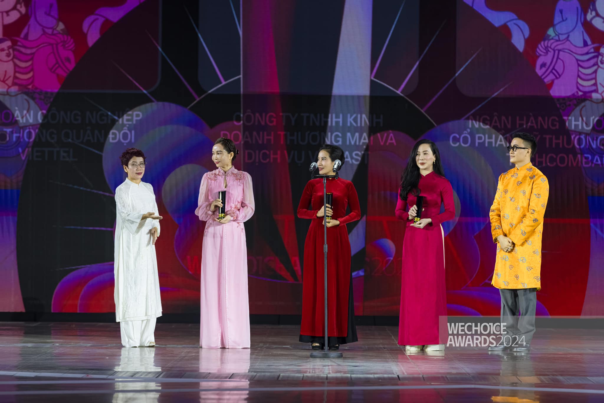 Mỹ nam Vbiz khoe visual trẻ mãi không già gây sốt WeChoice Awards 2024, “lười” đóng phim vẫn hot rần rần- Ảnh 3.