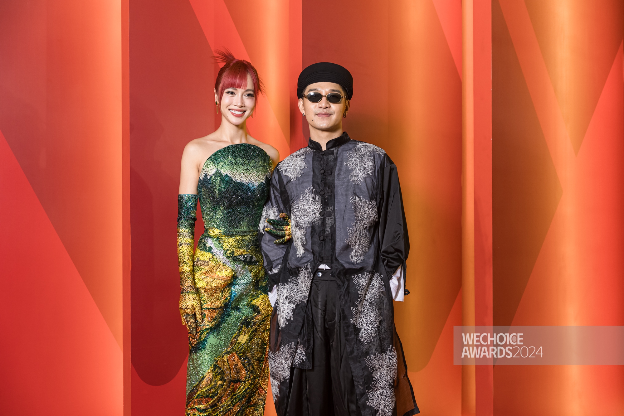 Siêu thảm đỏ đại hội áo dài hot nhất WeChoice Awards 2024: Nhã Phương - Trường Giang tình tứ, Trấn Thành hội ngộ dàn sao, dàn hậu đọ sắc nét căng!- Ảnh 5.