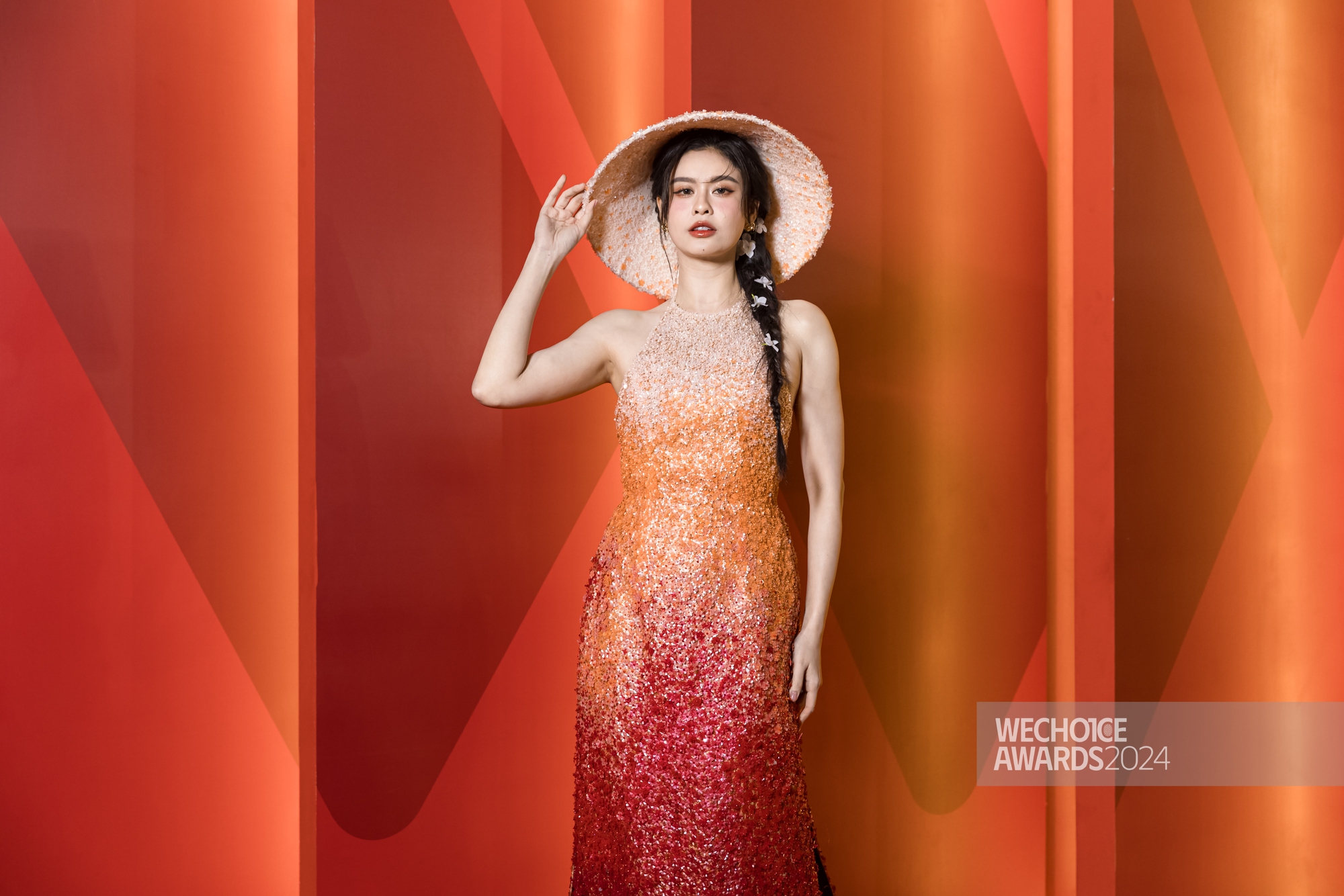 Siêu thảm đỏ đại hội áo dài hot nhất WeChoice Awards 2024: Nhã Phương - Trường Giang tình tứ, Trấn Thành hội ngộ dàn sao, dàn hậu đọ sắc nét căng!- Ảnh 44.