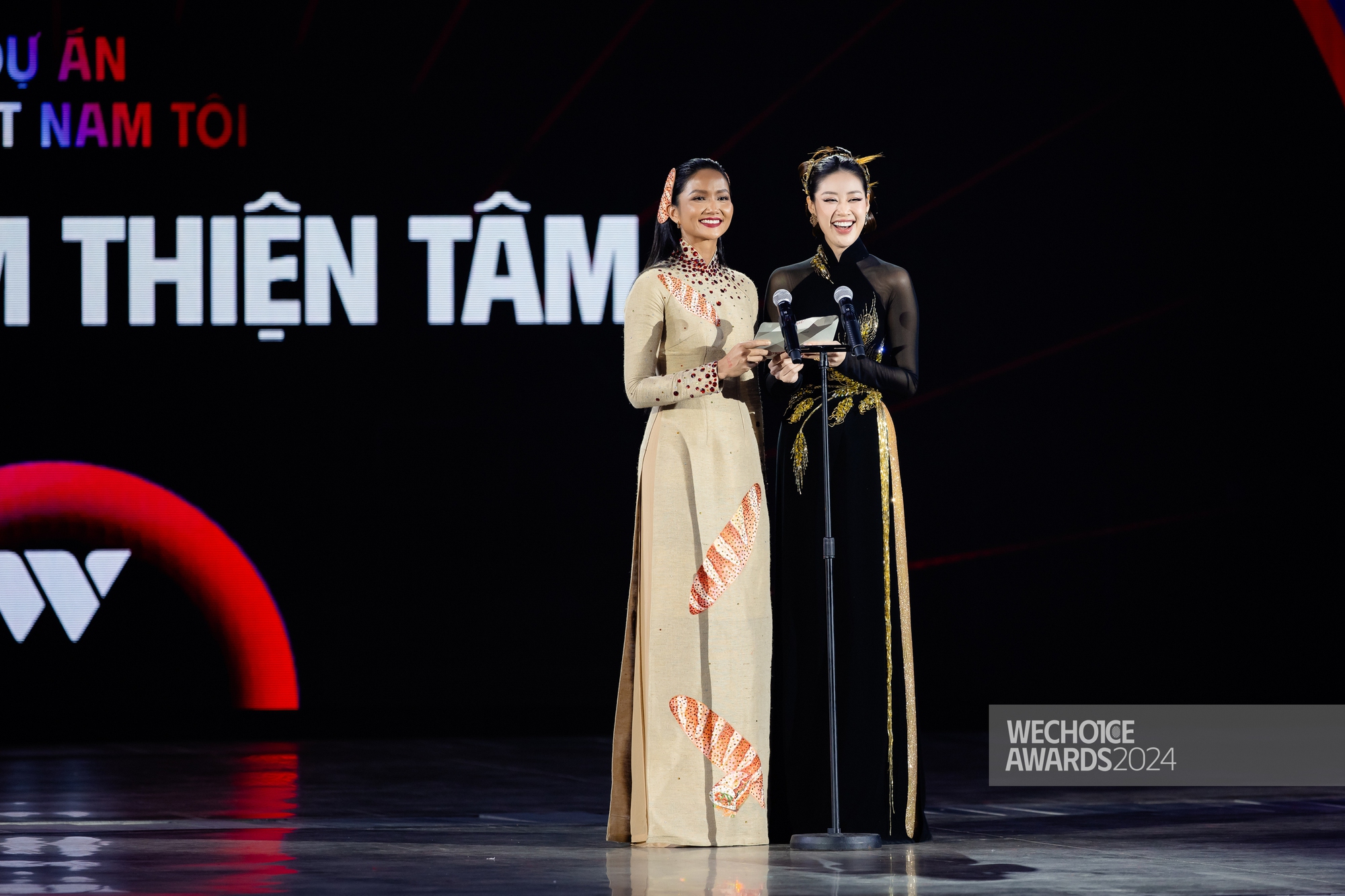 Dư âm hậu WeChoice Awards 2024, dàn khách mời vẫn xúc động với dresscode áo dài- Ảnh 9.