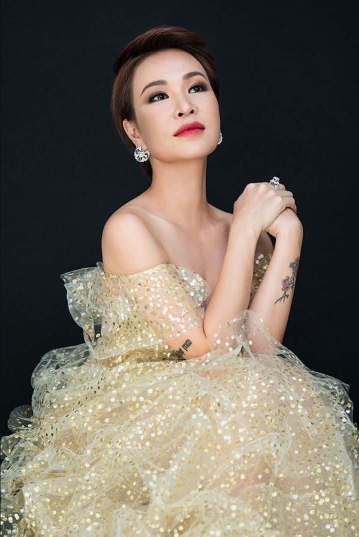 Sự ''biến hóa" của nhan sắc Uyên Linh sau 15 năm vào showbiz- Ảnh 5.