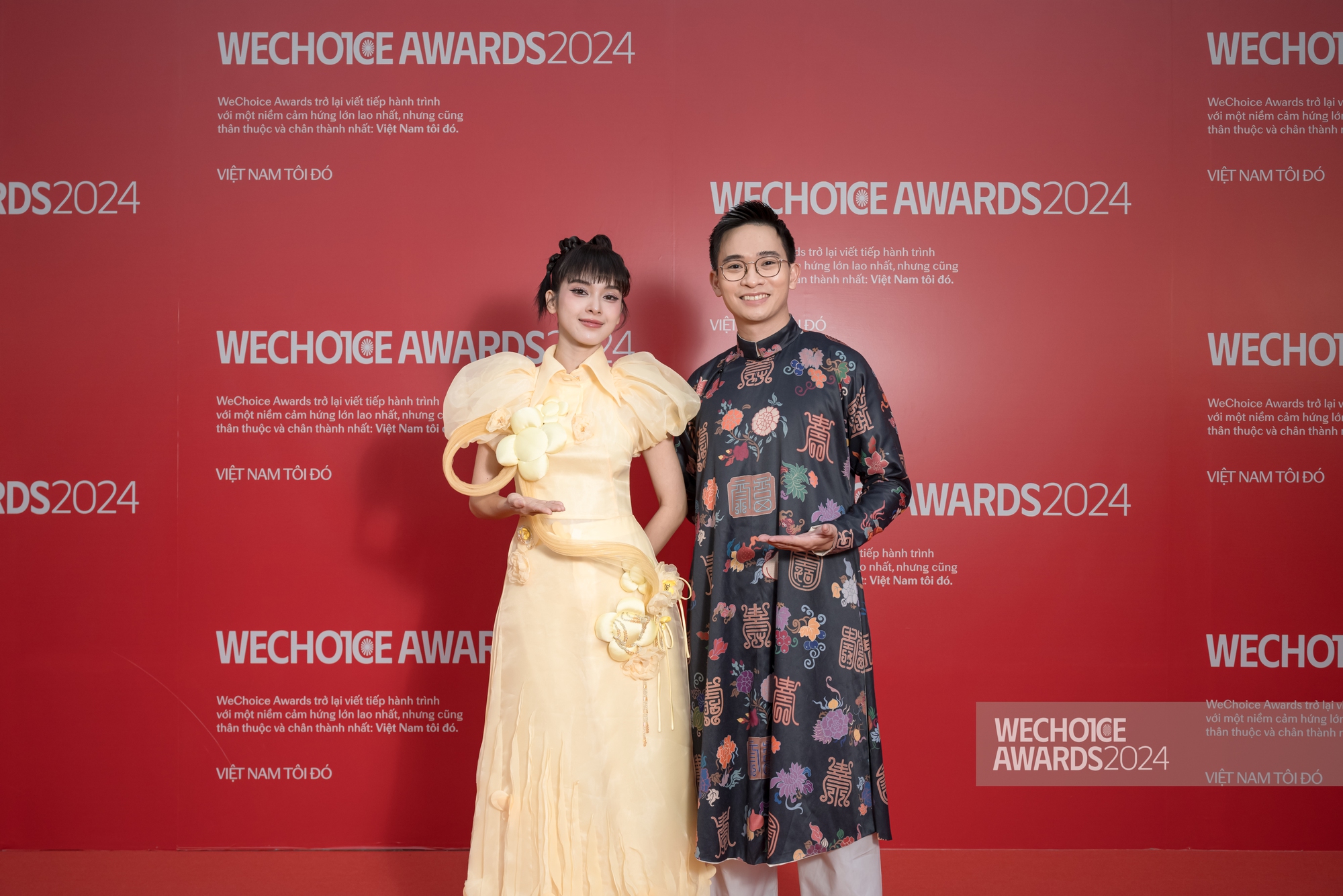 Siêu thảm đỏ đại hội áo dài hot nhất WeChoice Awards 2024: Nhã Phương - Trường Giang tình tứ, Trấn Thành hội ngộ dàn sao, dàn hậu đọ sắc nét căng!- Ảnh 9.