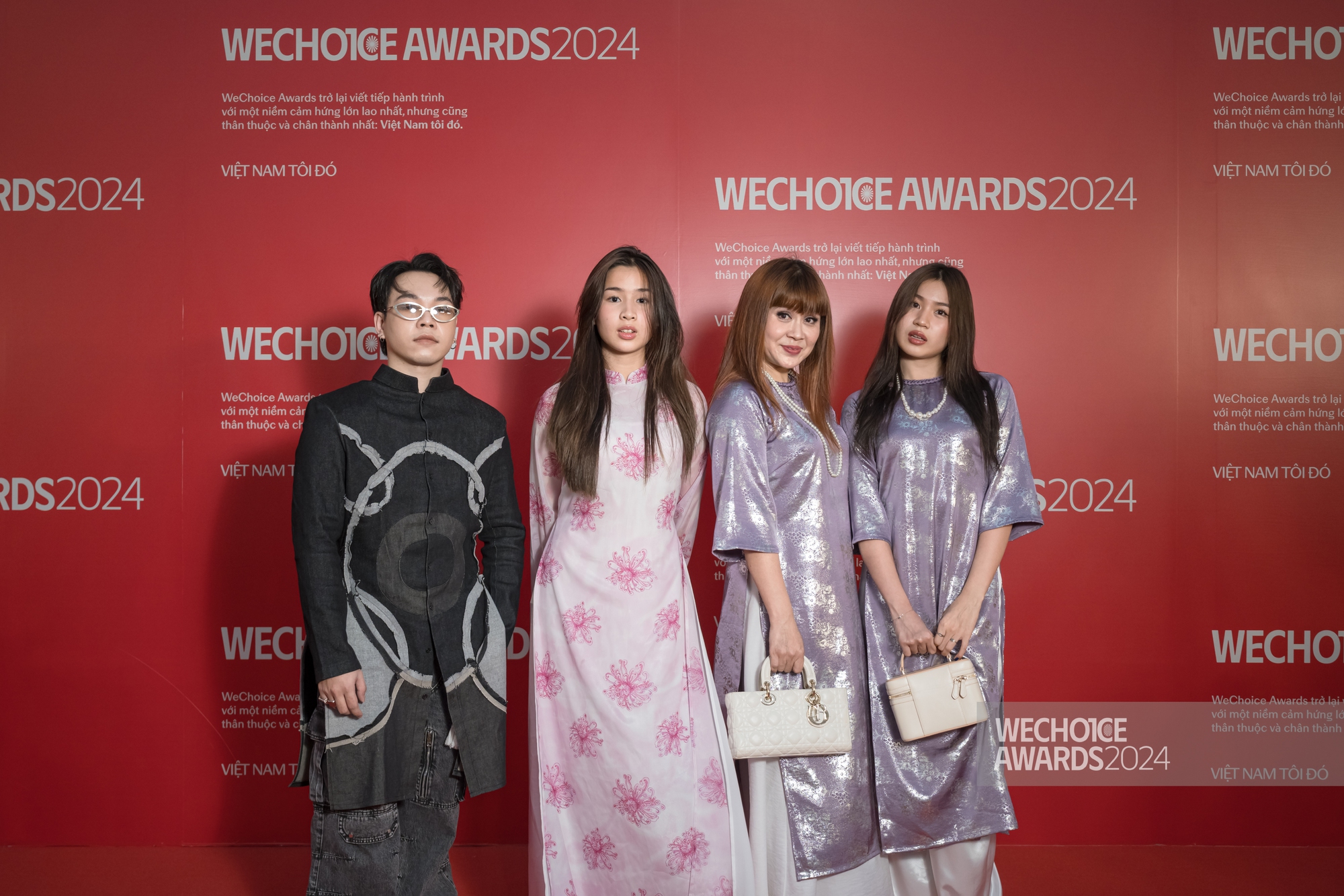 Siêu thảm đỏ đại hội áo dài hot nhất WeChoice Awards 2024: Nhã Phương - Trường Giang tình tứ, Trấn Thành hội ngộ dàn sao, dàn hậu đọ sắc nét căng!- Ảnh 57.