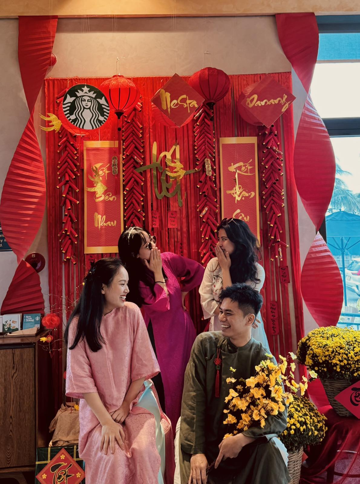 Starbucks tung 8386 phần quà "Phát Tài Phát Lộc" Tết 2025, giới trẻ háo hức thử vận may giành "1 năm uống Starbucks miễn phí"- Ảnh 6.