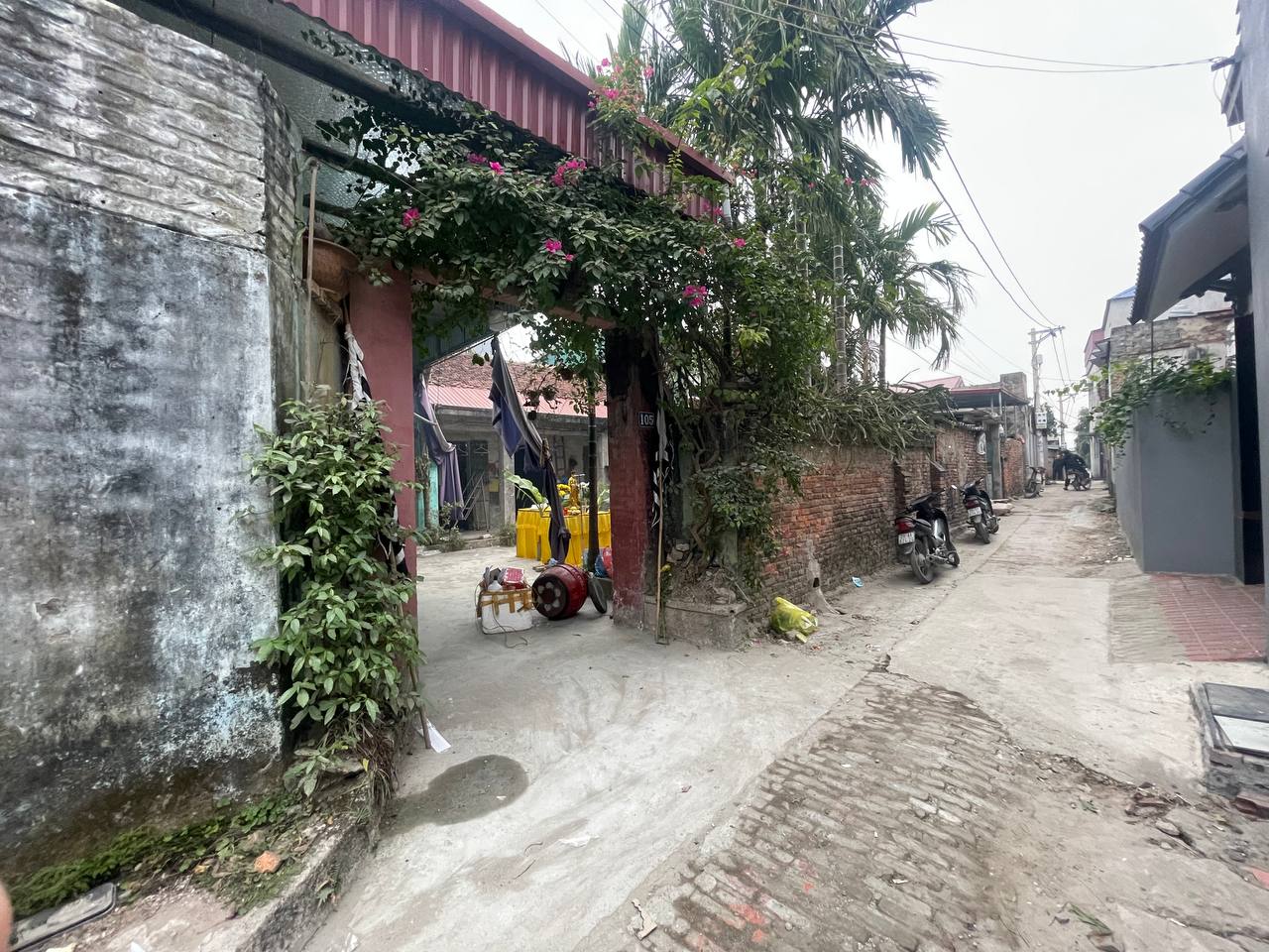 Tang thương bao trùm căn nhà nơi phát hiện 4 người tử vong, người dân kể về thời điểm trước khi phát hiện sự việc kinh hoàng- Ảnh 3.