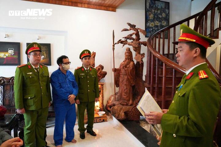 Giám đốc ĐH Huế thu chênh tiền chứng chỉ ngoại ngữ, chiếm đoạt hơn 2,6 tỷ đồng- Ảnh 3.