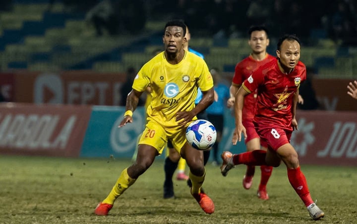 Đội suýt xuống hạng bất bại 10 trận liên tiếp ở V.League- Ảnh 1.