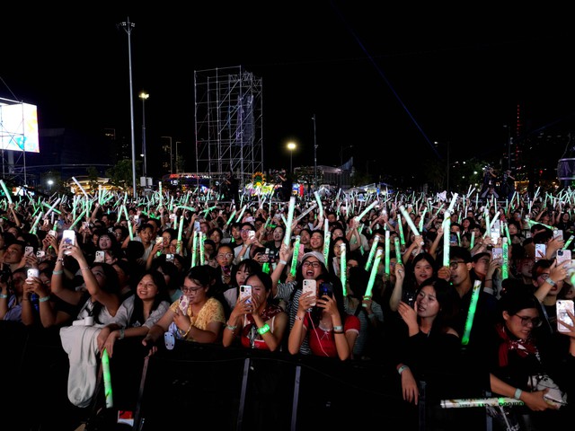 City Tết Fest: Mỹ Tâm có màn xé váy khiêu vũ, hát 1 set cả chục bài hát vẫn quẩy cực sung ở tuổi 43!- Ảnh 2.