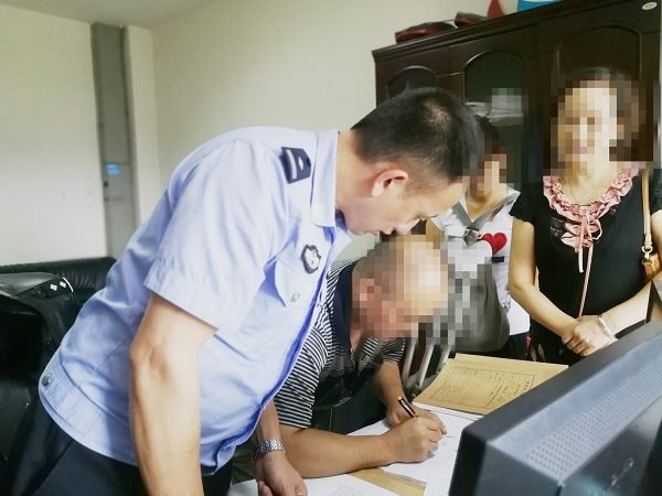 Chuyển nhầm 200 triệu v&agrave;o t&agrave;i khoản của người đ&atilde; mất, người đ&agrave;n &ocirc;ng liền kiện gia đ&igrave;nh người đ&oacute;: Kh&ocirc;ng chỉ y&ecirc;u cầu trả tiền m&agrave; c&ograve;n bắt chịu to&agrave;n bộ ph&iacute; kiện tụng- Ảnh 1.