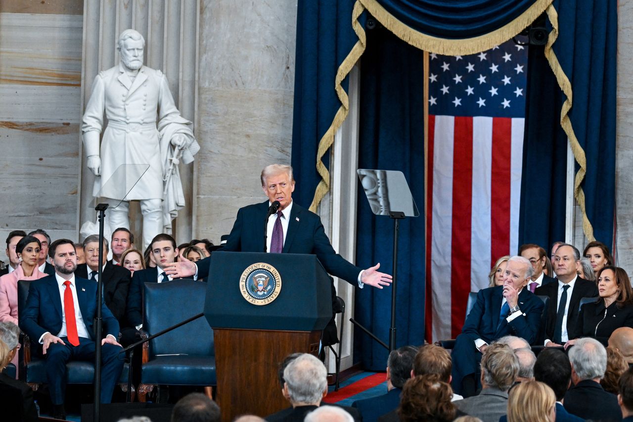 Toàn cảnh lễ nhậm chức Tổng thống Mỹ có “một không hai” của ông Donald Trump: Những hình ảnh chuyển giao lịch sử- Ảnh 1.