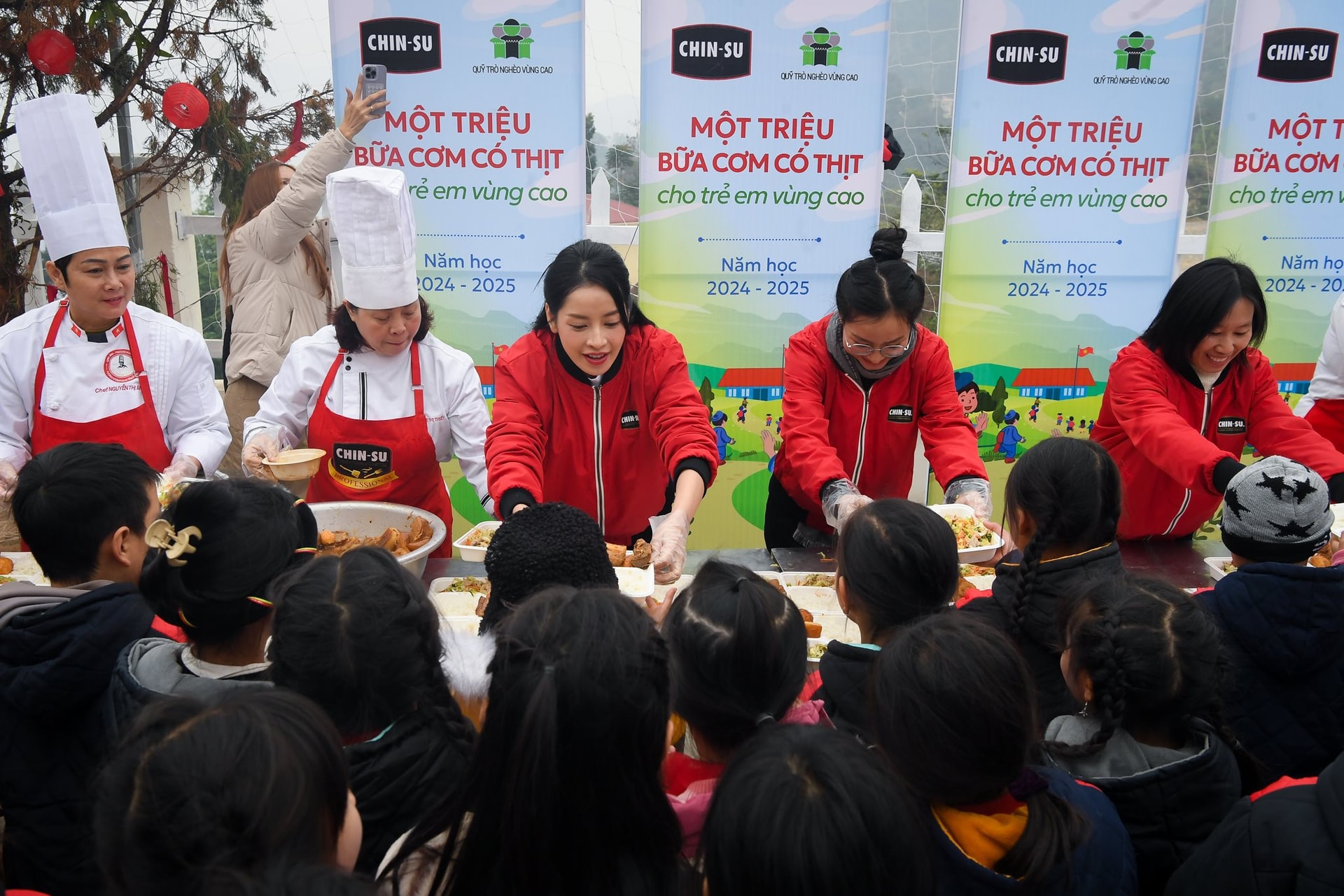 Một triệu bữa cơm có thịt: Lan tỏa yêu thương, tiếp sức ước mơ trò nghèo vùng cao- Ảnh 4.