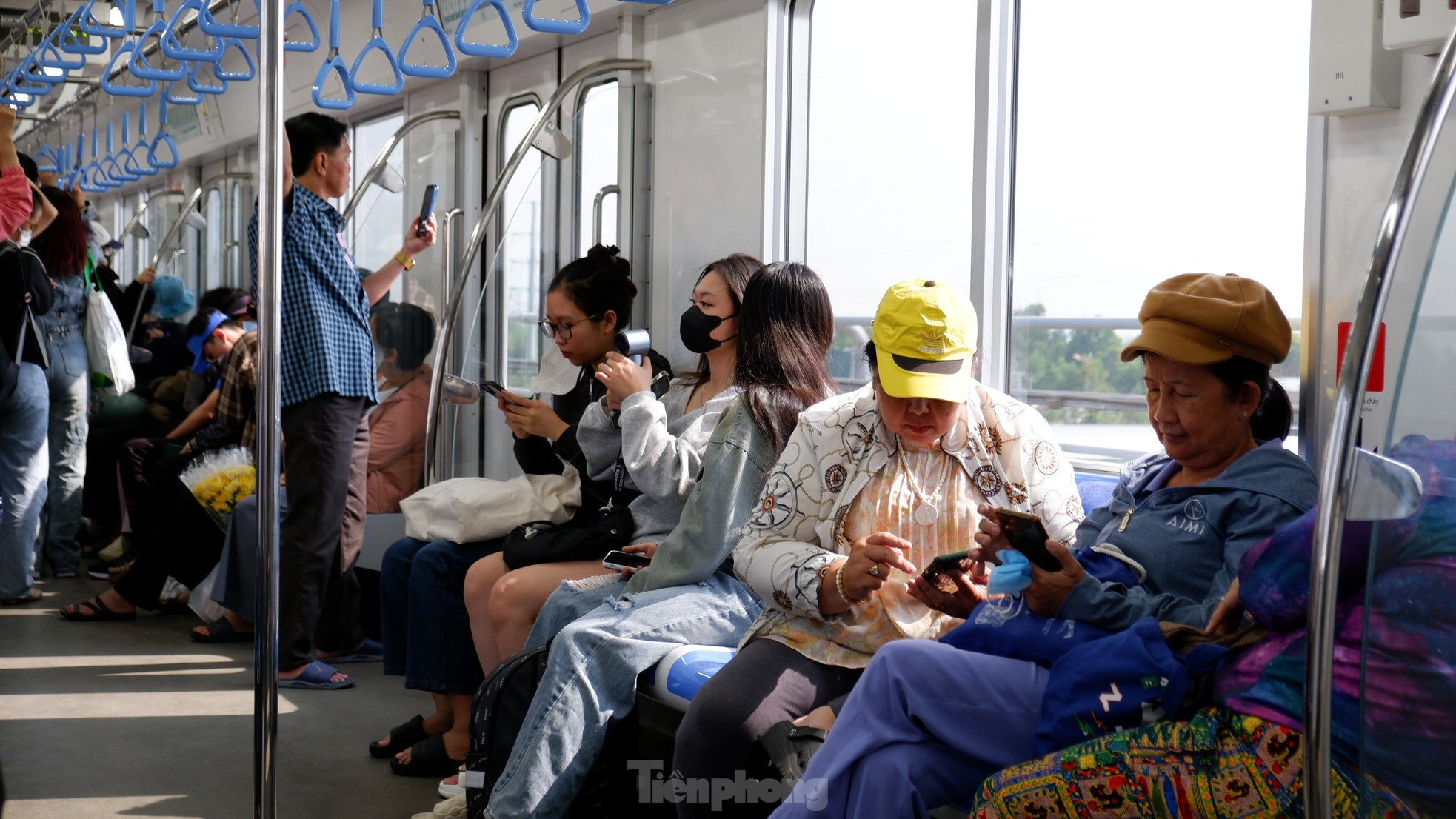 Hình ảnh chuyến tàu metro TPHCM ngày cuối vận hành miễn phí- Ảnh 12.