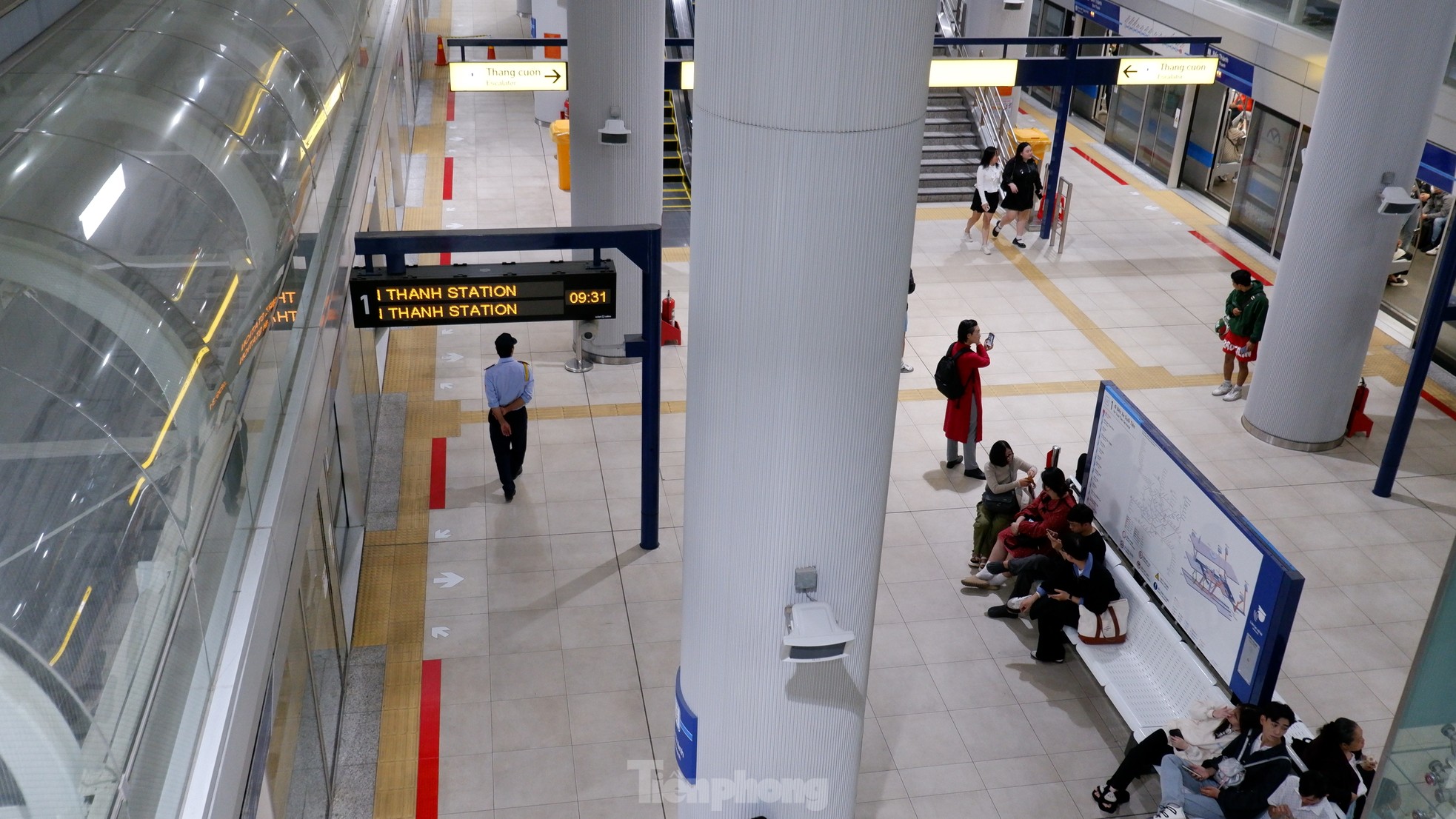 Hình ảnh chuyến tàu metro TPHCM ngày cuối vận hành miễn phí- Ảnh 8.