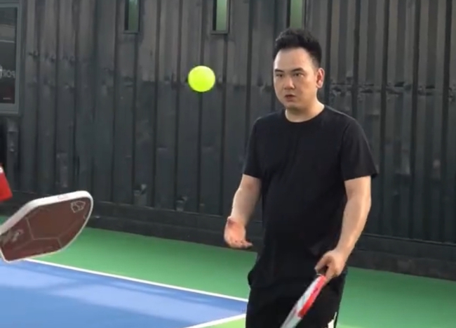 Nam thanh niên giảm hơn 20kg nhờ chơi pickleball- Ảnh 2.