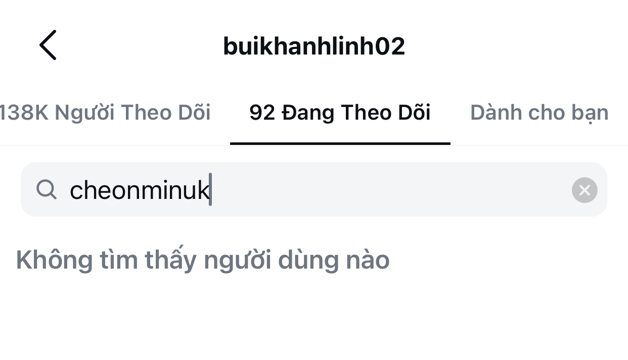 Á hậu Vbiz có động thái cực phũ với 