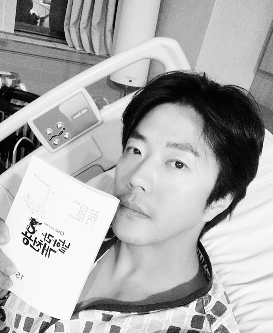 Kwon Sang Woo phải cắt bỏ miếng gan to bằng lòng bàn tay, nằm cô độc trong bệnh viện không vợ con bên cạnh- Ảnh 3.