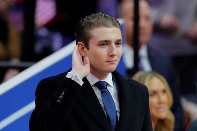 Phong thái Barron Trump- Ảnh 1.