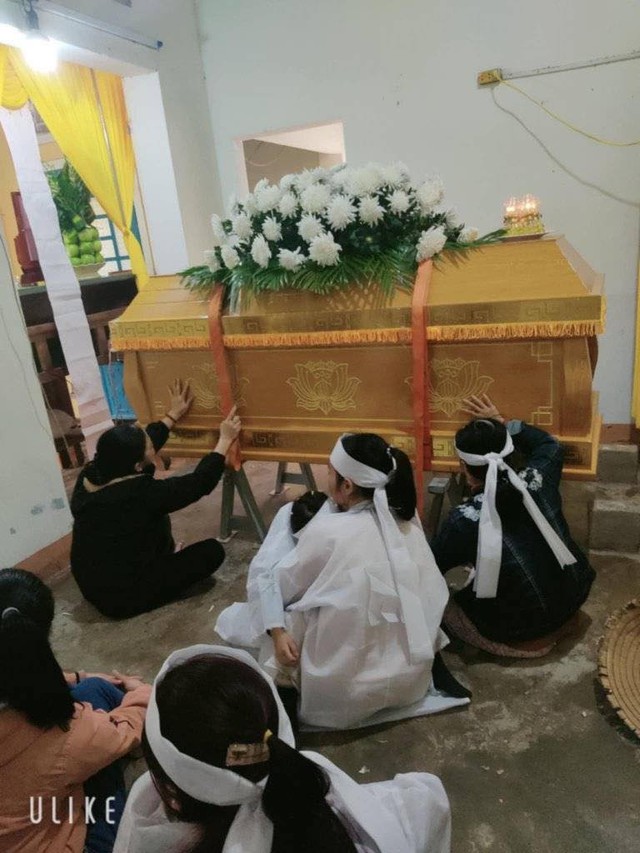 Nữ khách hàng trong vụ