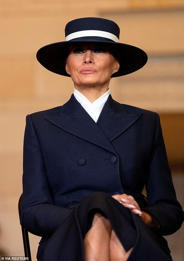 Chiếc váy báo thù của bà Melania Trump- Ảnh 5.