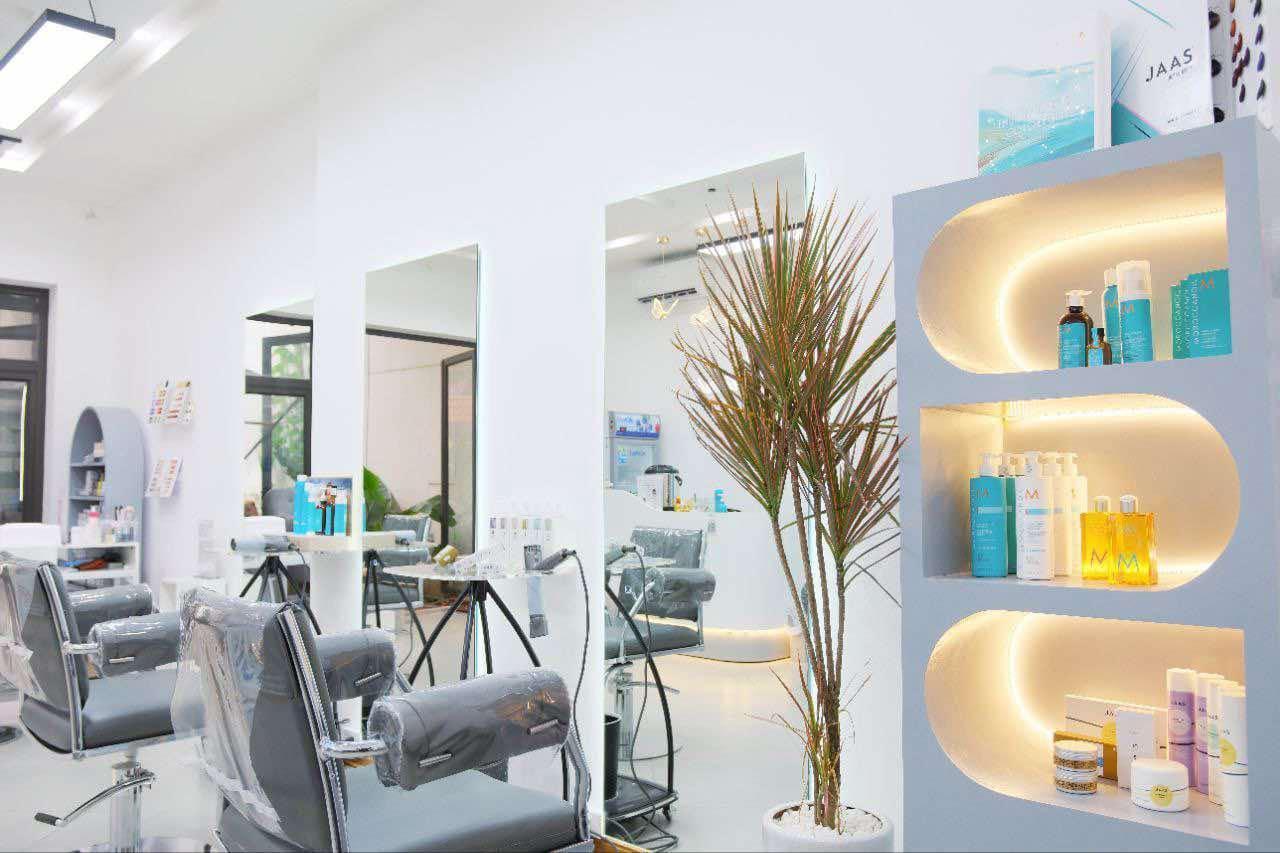 Các salon tóc uy tín để bạn yên tâm gửi gắm mái tóc ngày Tết: Tóc khỏe và đẹp- Ảnh 4.