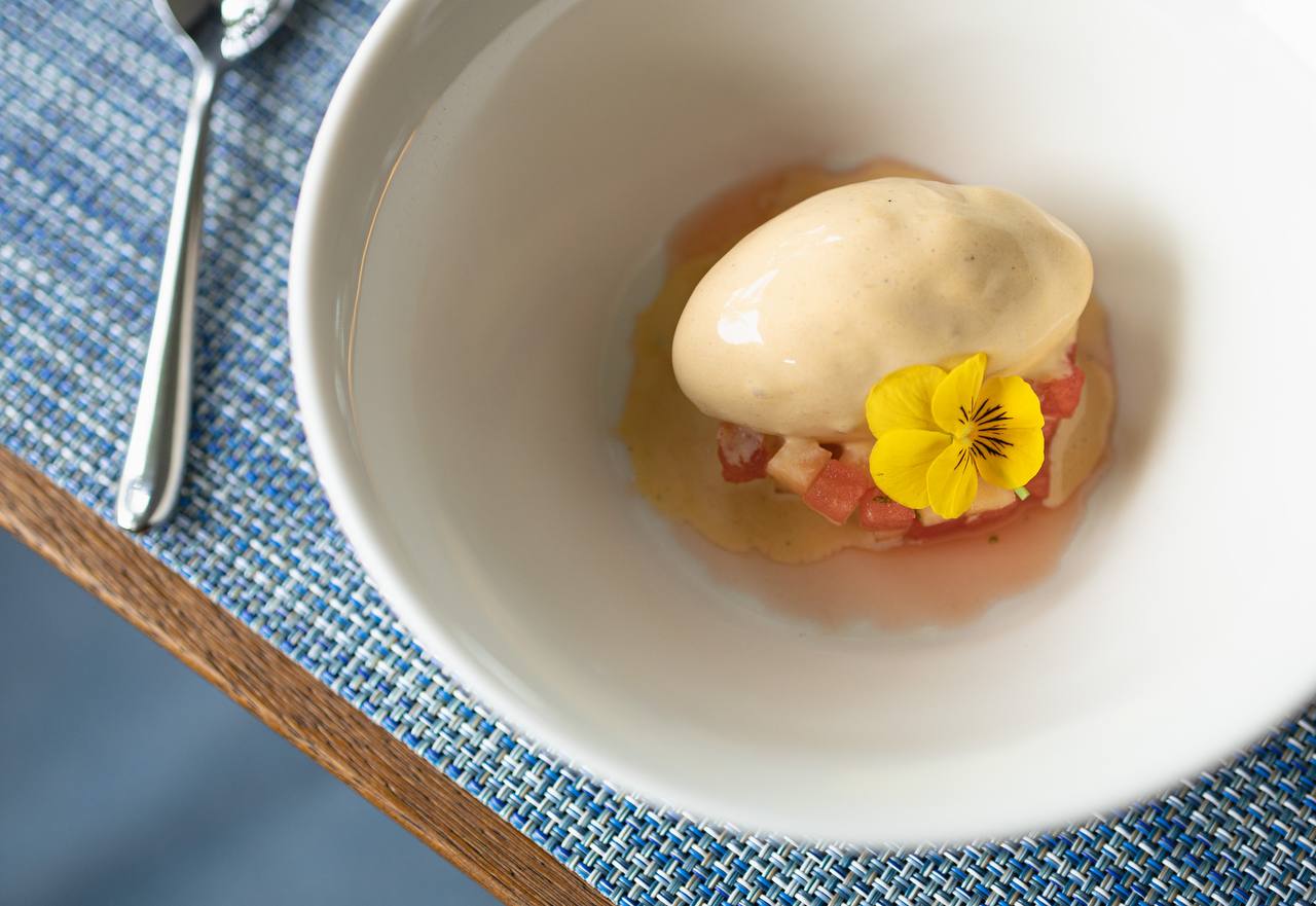 Ẩm thực Việt được biến tấu qu&aacute; mới lạ trong concept m&ugrave;a xu&acirc;n 2025 tại c&aacute;c kh&aacute;ch sạn hạng sang- Ảnh 4.