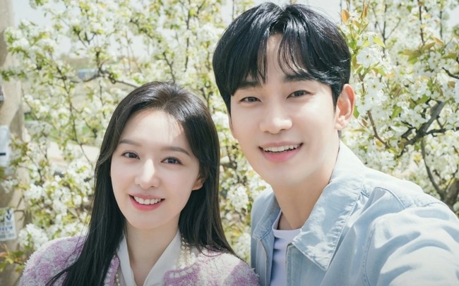 Kim Soo Hyun phủ nhận hẹn hò Kim Ji Won cũng làm nổ tranh cãi: Cứng rắn hay thiếu chuyên nghiệp?- Ảnh 1.