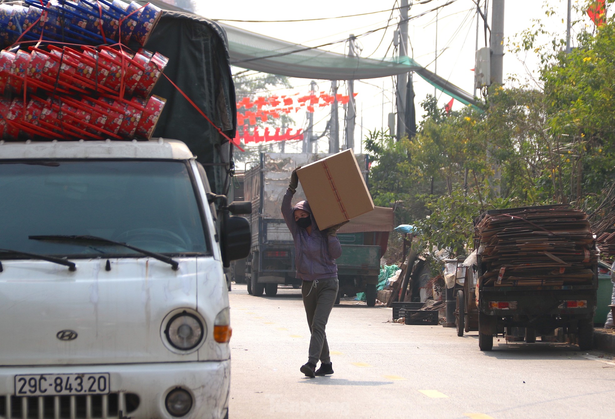 'Thủ phủ' bánh kẹo Hà Nội tất bật không ngơi tay dịp cận Tết- Ảnh 8.