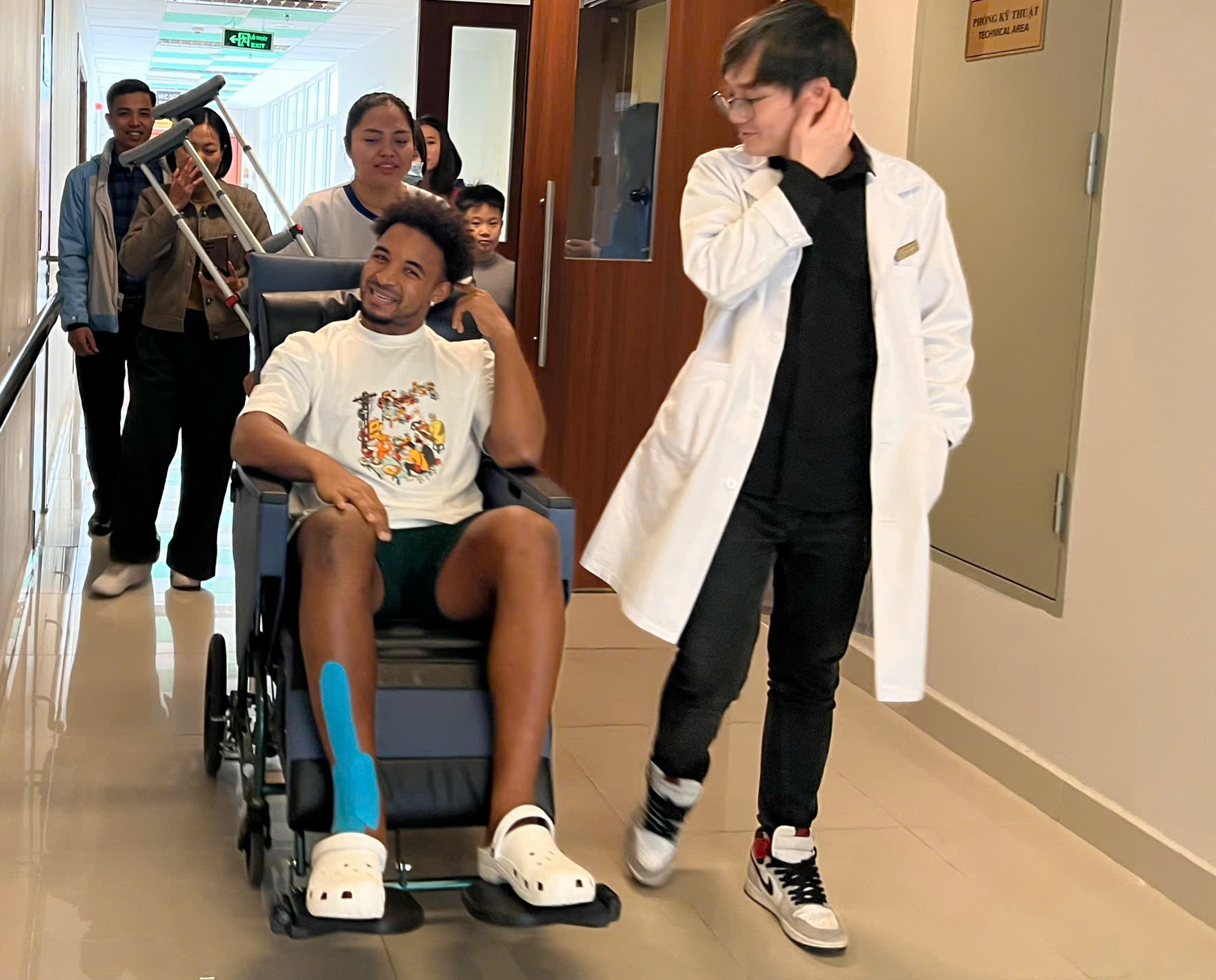 Xu&acirc;n Son về nh&agrave; ăn Tết, b&aacute;c sĩ n&oacute;i đ&uacute;ng 1 c&acirc;u &ldquo;cực gắt&rdquo; về m&oacute;n b&aacute;nh chuối kho&aacute;i khẩu- Ảnh 1.